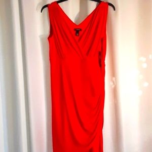 Alfani V-cross neck red dress sz 14  hidden zip side ruching on side fully lined